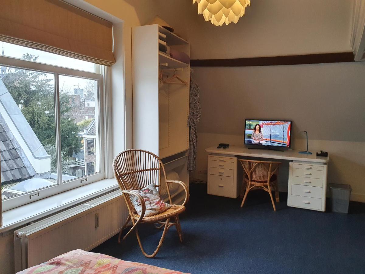 Large Historical Apartment & Canal Terrace Utrecht Extérieur photo