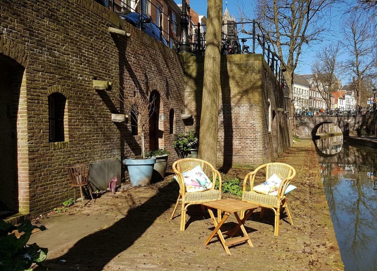 Large Historical Apartment & Canal Terrace Utrecht Extérieur photo